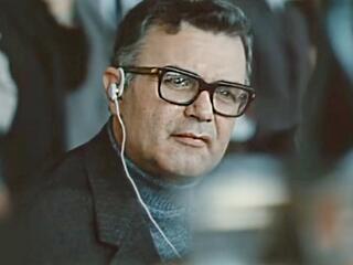 Мчатся кони