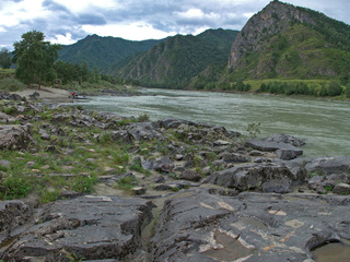 Каменная река