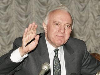 Удар властью: Эдуард Шеварднадзе