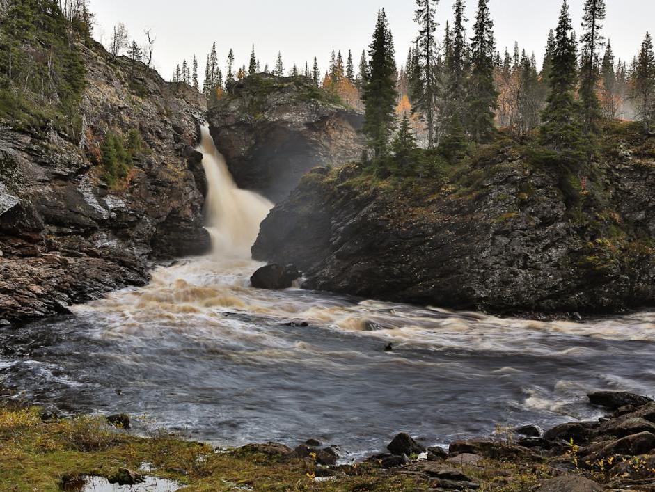 Водопад на реке Каза