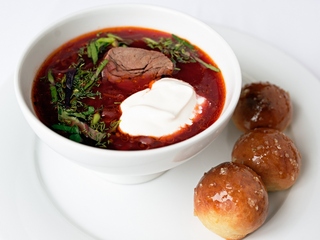 Борщ с пампушками по-краснодарски