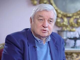 Из-под полы. Тайная империя дефицита