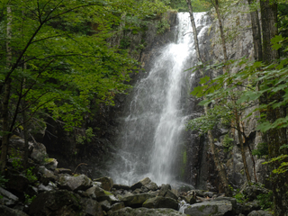 Водопад Еламовский