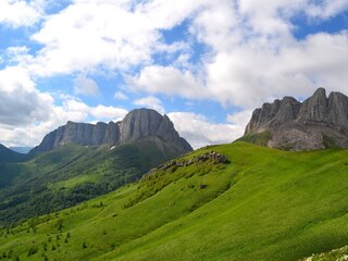 Урочище Чертовы ворота (солнечно, облака)