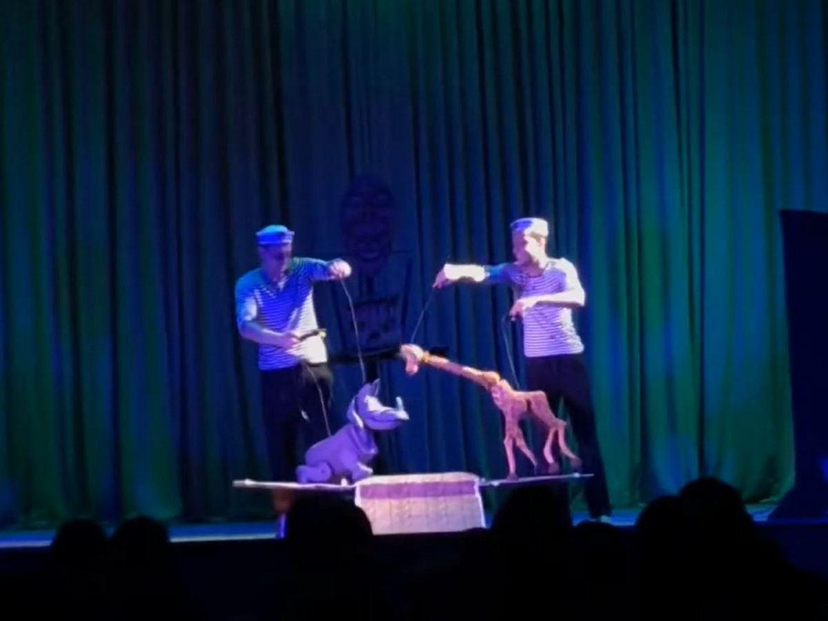 Носорог и жираф