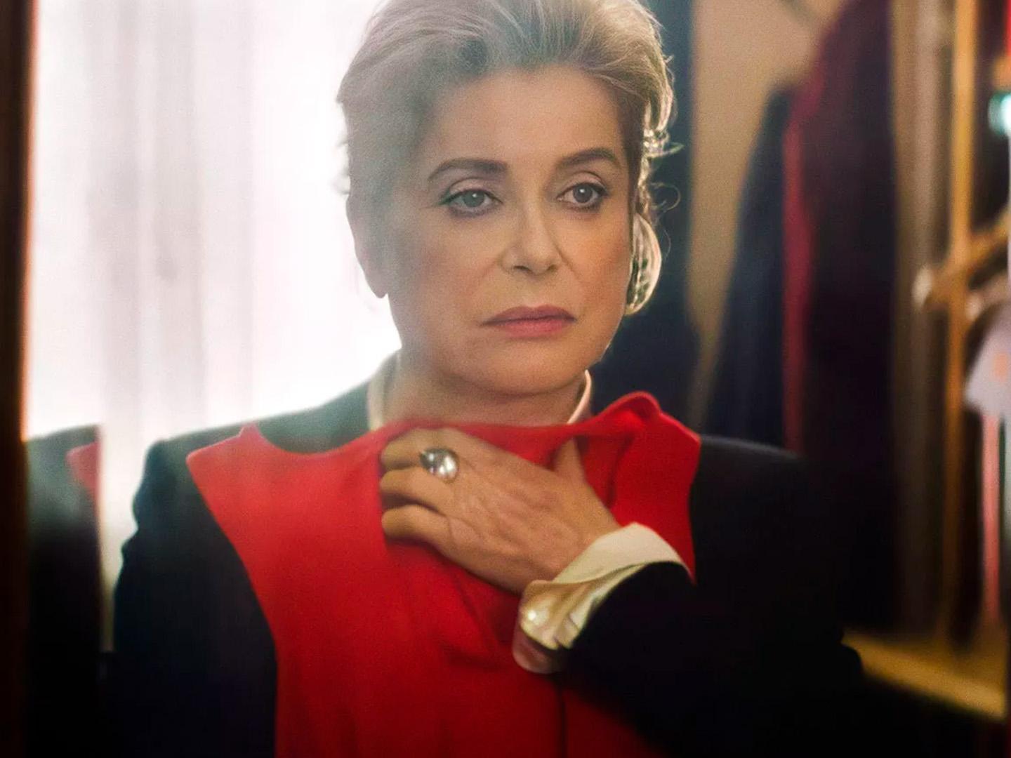 Italian Best Shorts 7: Быть женщиной