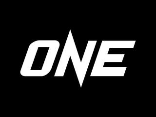 Смешанные единоборства. One FC. Пуенглуанг против Акифа Глулзады. Наталья Дьячкова против Тэйлор Маклатчи. Трансляция из Таиланда
