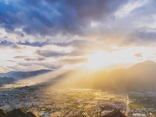 Город солнечного света