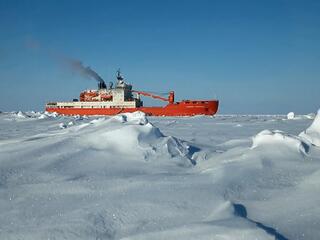Россия: "Курс на лёд "