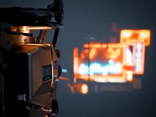 Кроваво-красный