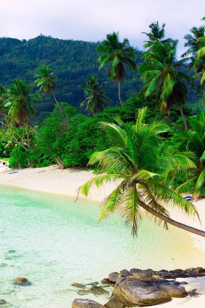 Остров на экваторе