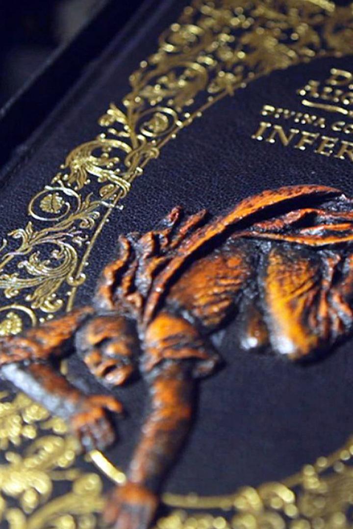 Книгоиздатель Алексей Захаренков