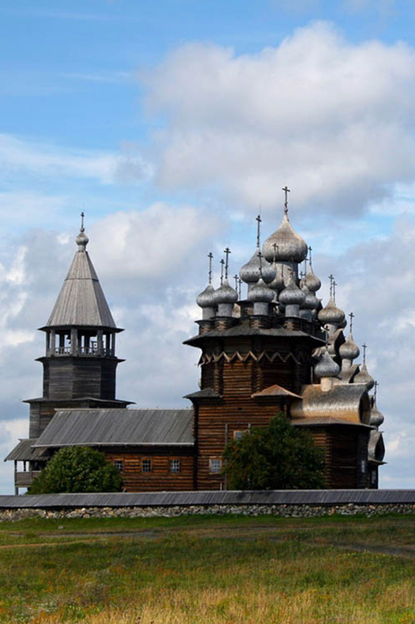 Шедевры русского деревянного зодчества