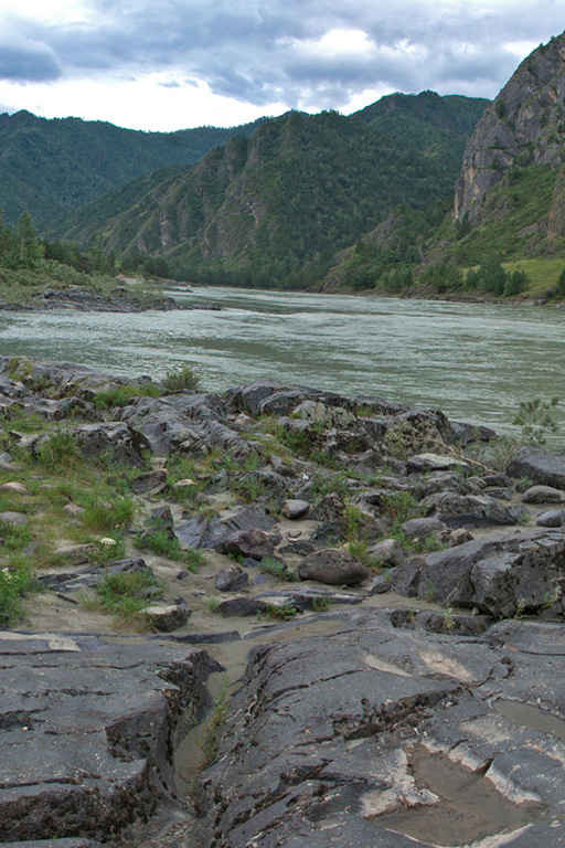 Каменная река