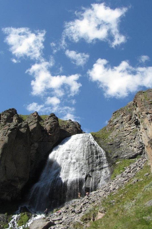 Водопад Девичьи Косы