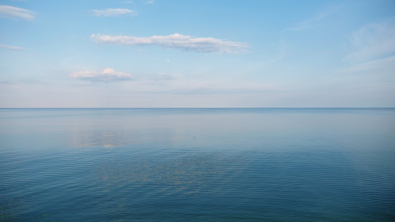 Между двух морей