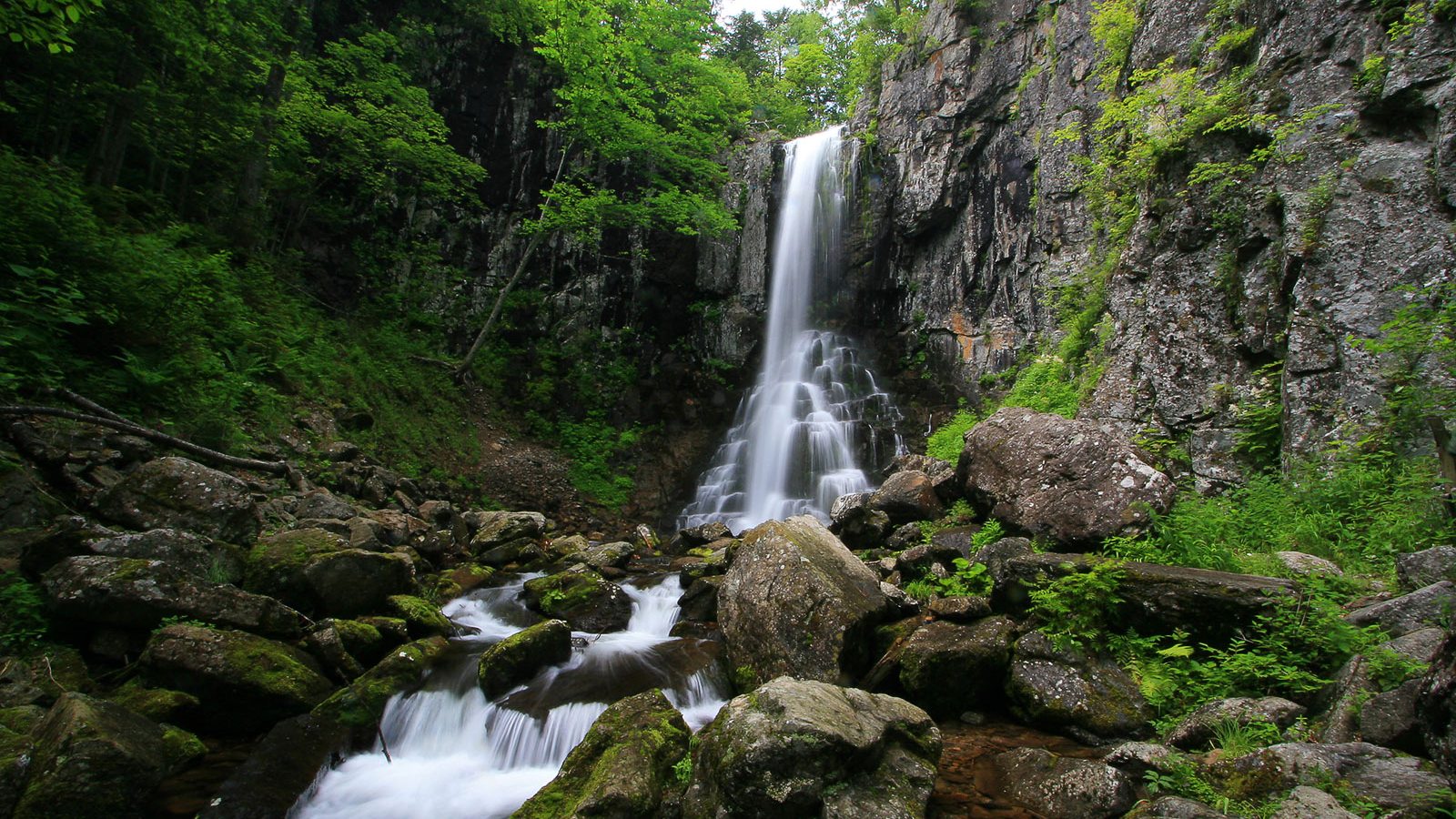 Беневские водопады