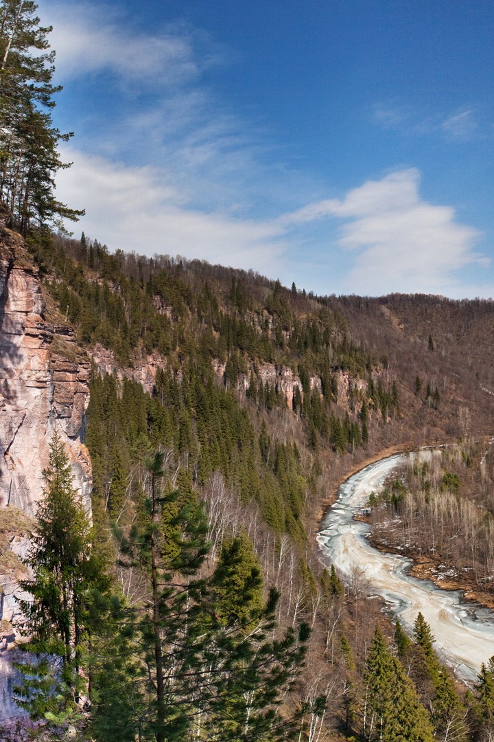Розовые скалы