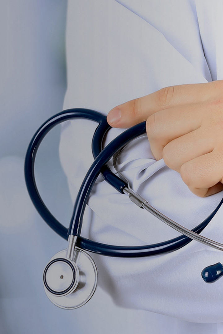 Люди в белых халатах