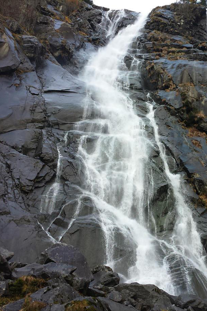 Водопад Ларес Басса