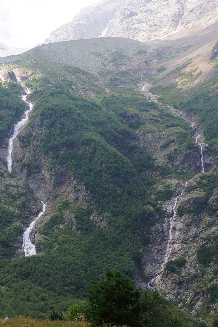 Водопад Три Сестры