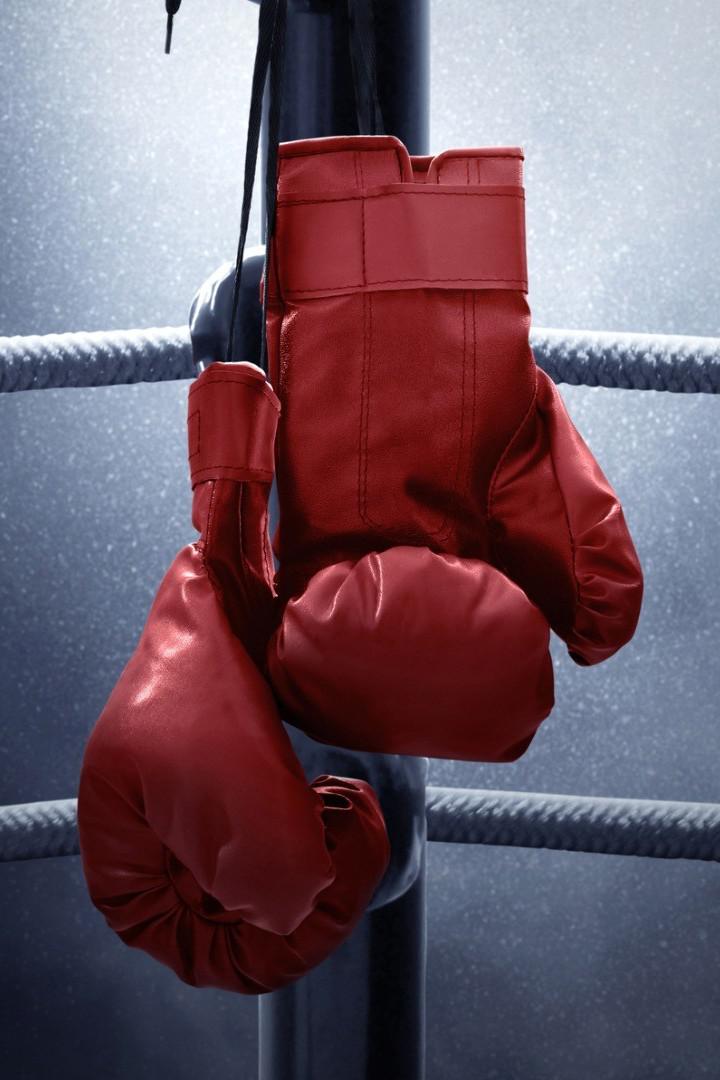 Профессиональный бокс. Сауль Альварес против Райана Роудса. Трансляция из Мексики