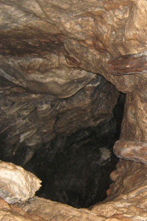 Пещера Никольская