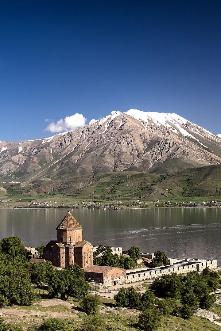 Легенда об Ахтамаре