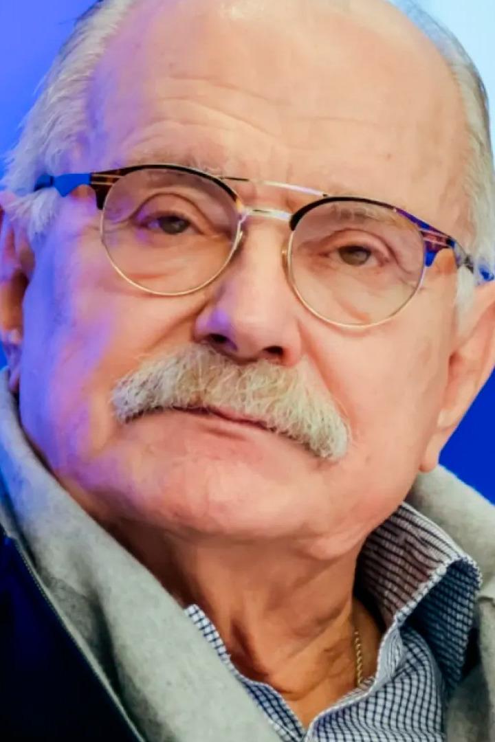 Никита Михалков. Портрет в интерьере