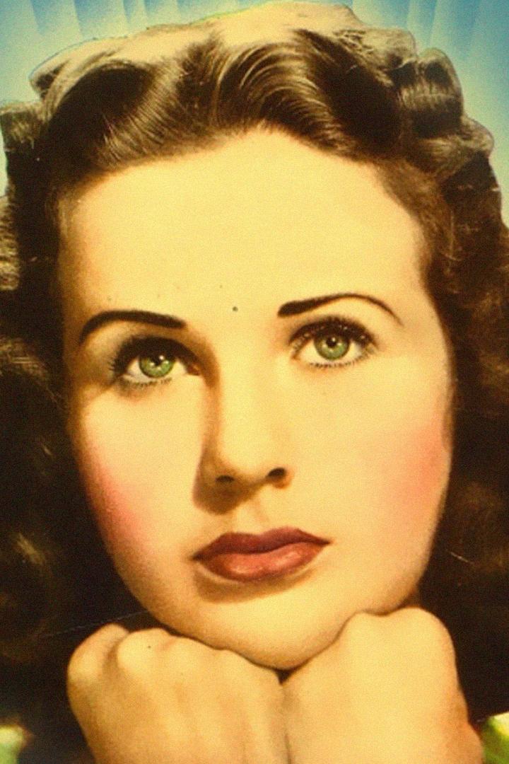 Три милые девушки взрослеют