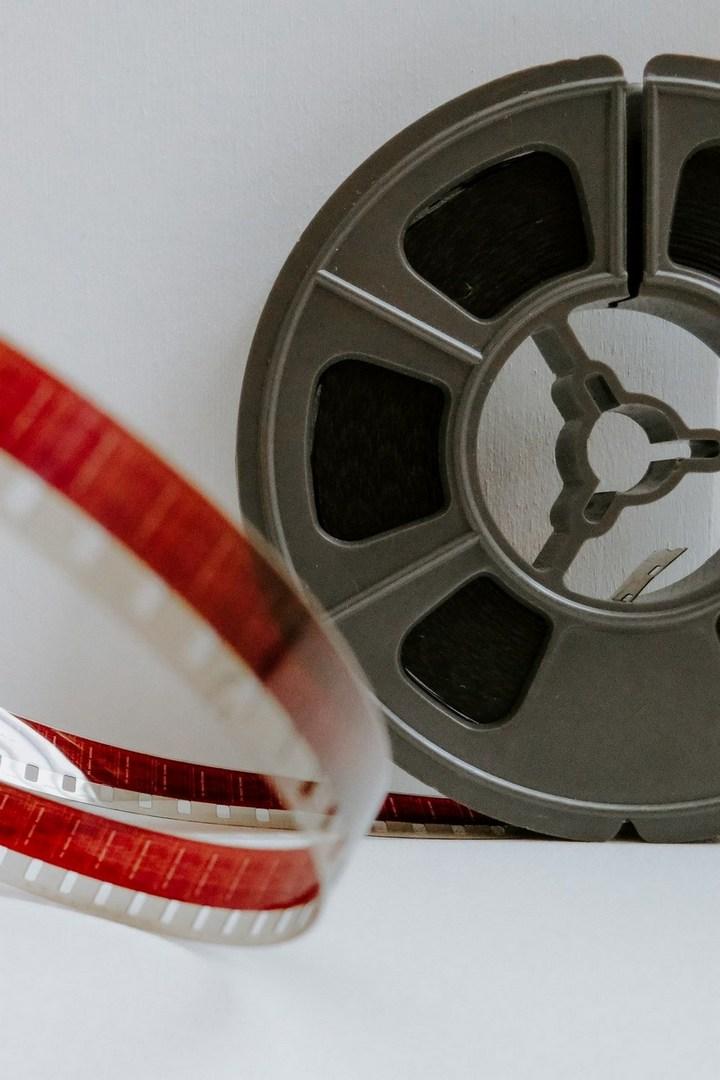 Смех и радость он приносит людям...