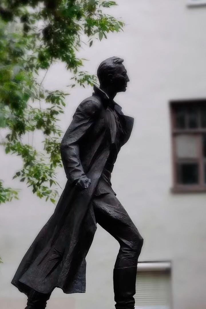 Михаил Дудин. Израненная память